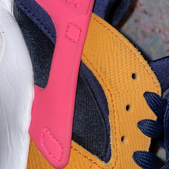 Great condition WMNS Nike Huarache Run - Size 9 - Picture 14 of 14